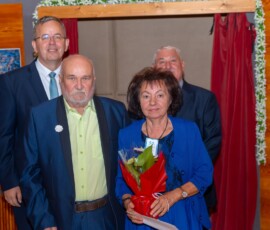 A Szabó házaspár a köszöntésüket követően az újfehértói Zajti Ferenc Kulturális Intézményben
